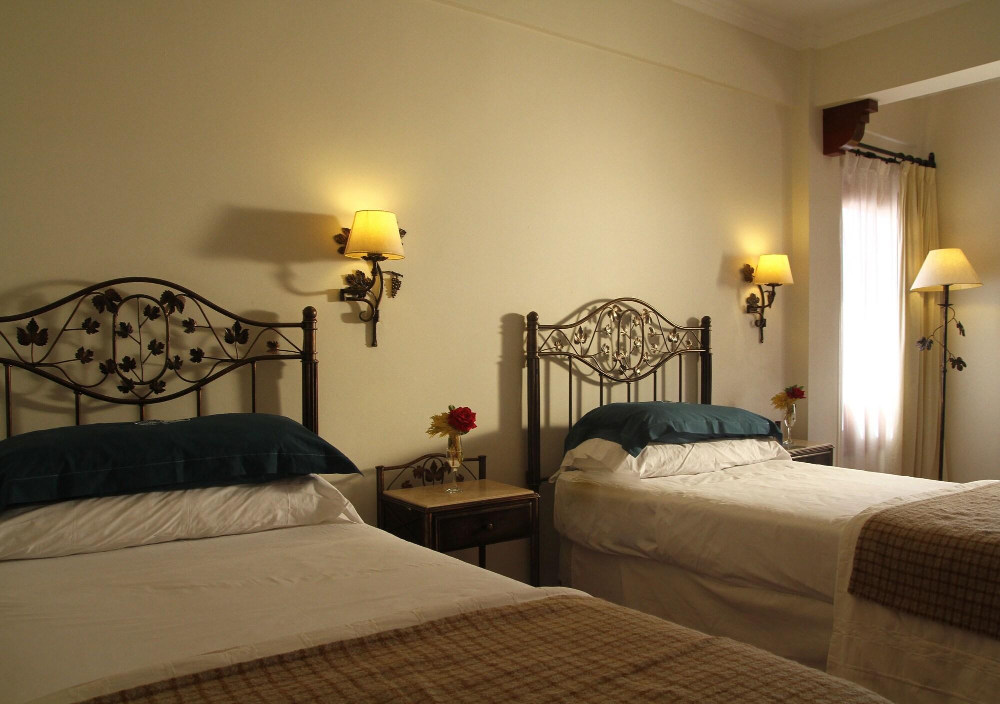 Hotel Asturias Cafayate Kültér fotó