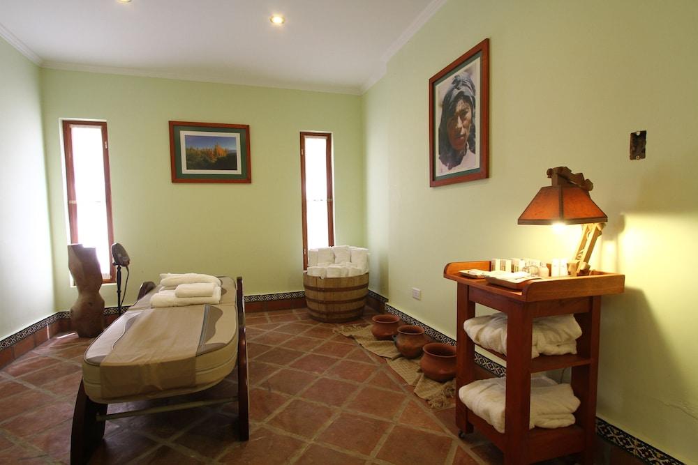Hotel Asturias Cafayate Kültér fotó