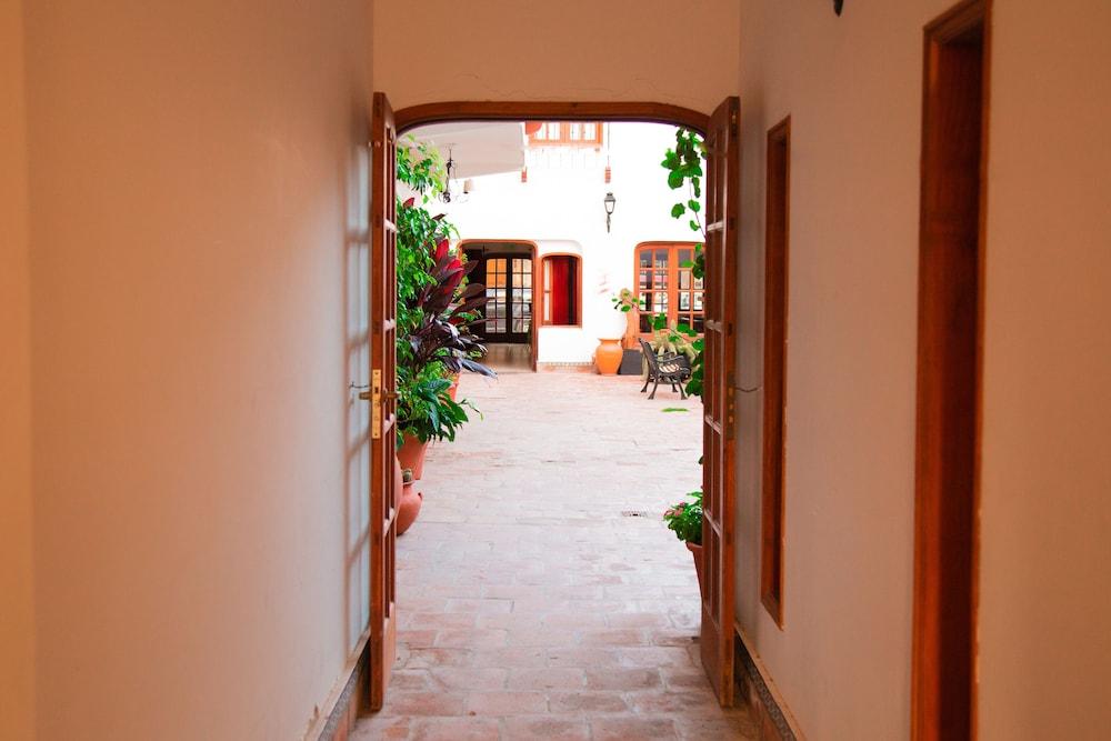 Hotel Asturias Cafayate Kültér fotó