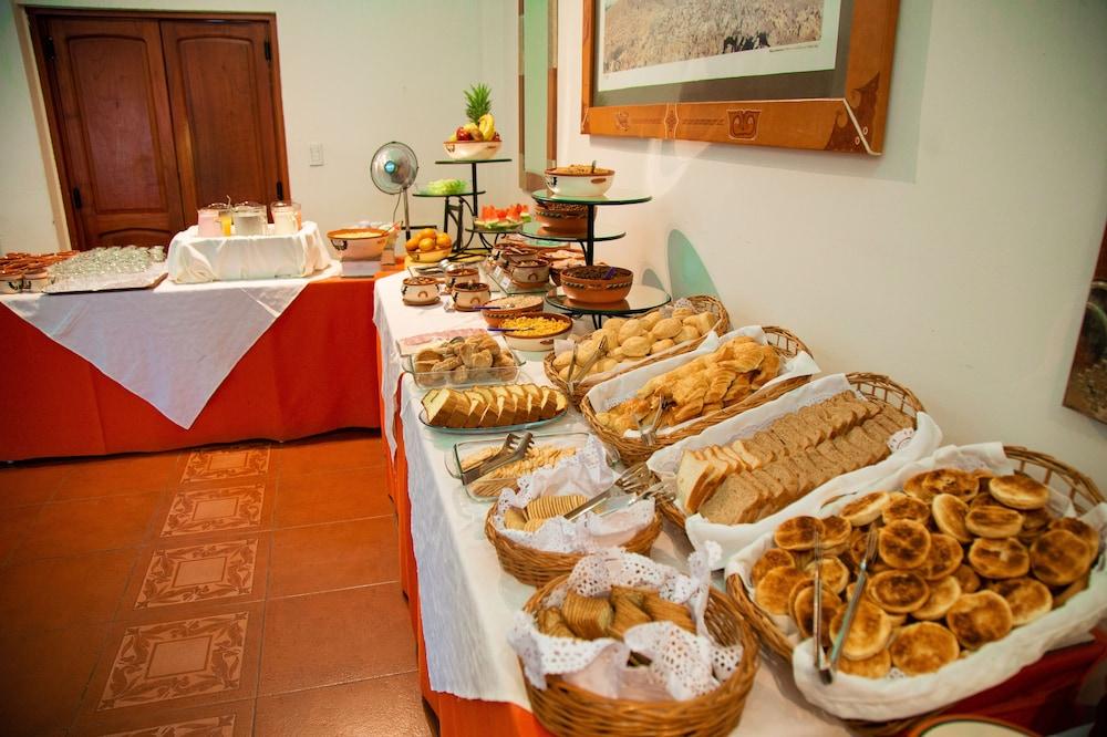Hotel Asturias Cafayate Kültér fotó