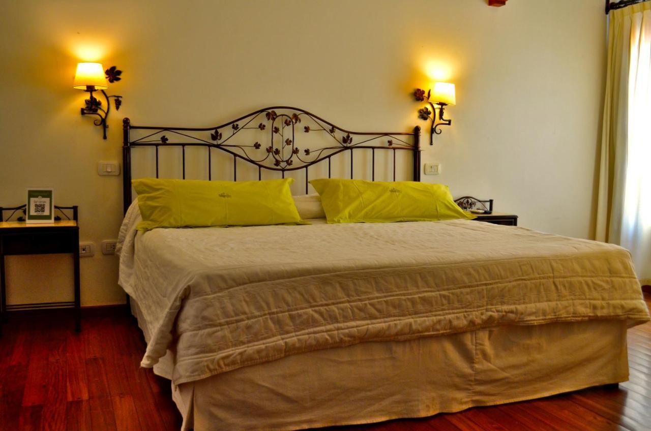Hotel Asturias Cafayate Kültér fotó